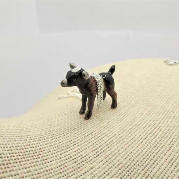 Porcelain baby lamb necklace, cow necklace, llama zebra ceramic pendant - Picture 7 of 9